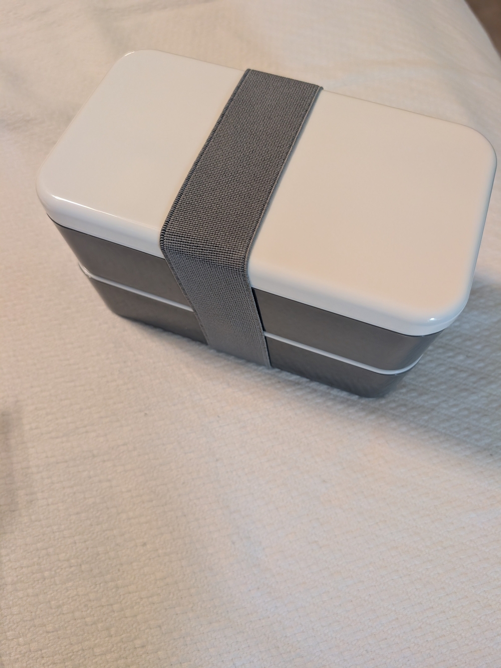 Two-Tier Bento Lunch Box with Elastic Strap - White & Gray thirtyone Gifts